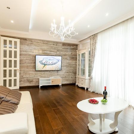3Bd-2Bth Apartment In Tbilisi City Center Kültér fotó
